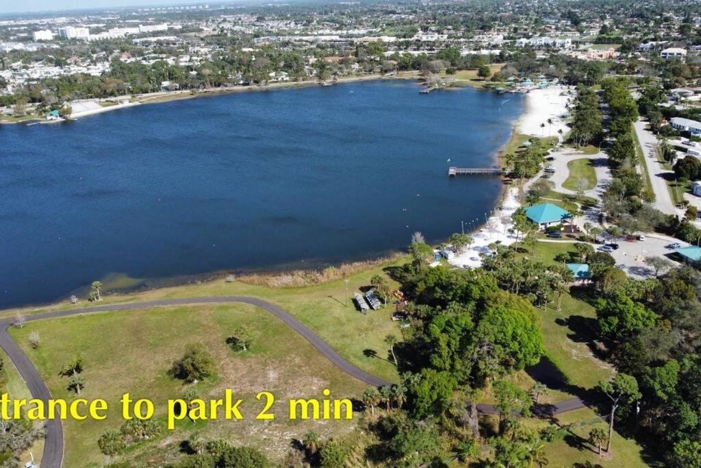 Black Vanilla - Stylish Symphony 3Miles Downtown North North Naples Eksteriør bilde